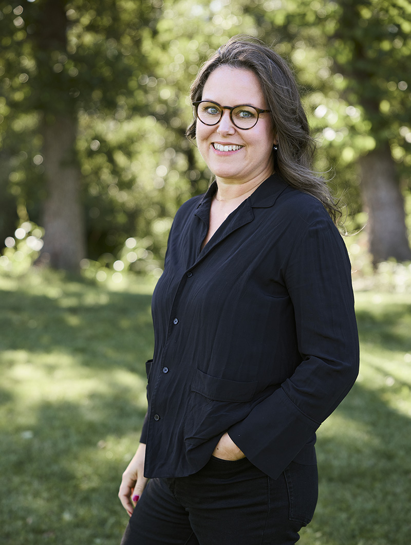 Porträtt på Emma Salmonsson som driver Bravo webbyrå